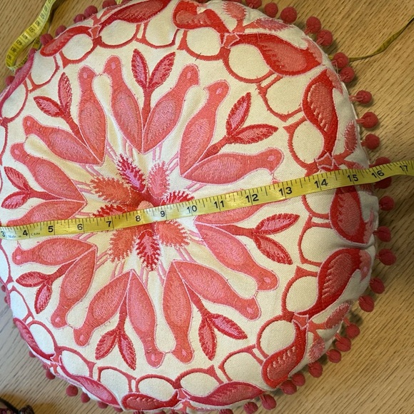 Round pillow/cushion, Pom-Pom trim, heavily embroidered bird pattern - Picture 4 of 6